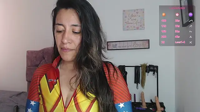 Snapshot of violeta_scott chatting on June 13, 2026, 1:31 pm violeta scott online show from June 13, 2026, 1:31 pm