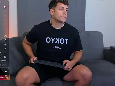 Snapshot of apolo_strange chatting on March 30, 2026, 12:23 am apolo strange online show from March 30, 2026, 12:23 am