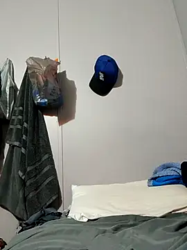 oliver00902 online show from March 23, 2026, 12:27 pm