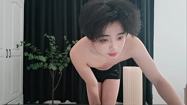 ZH-HUAHUA online show from March 15, 2026, 6:31 am