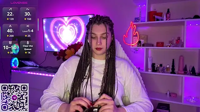 Olivia 132 online show from April 27, 2026, 7:01 pm
