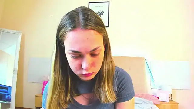 MelanieCuty online show from May 20, 2026, 5:48 am