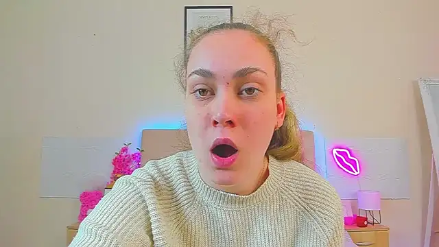 MelanieCuty online show from April 24, 2026, 5:31 am