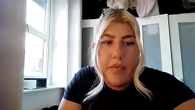 Snapshot of Lexi_Laura chatting on March 21, 2026, 5:17 pm Lexi Laura online show from March 21, 2026, 5:17 pm