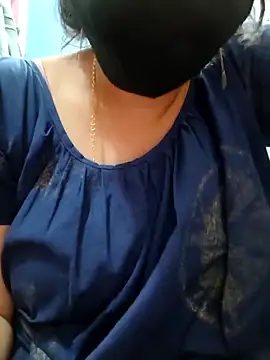 tulidas96778 online show from April 18, 2026, 11:12 am