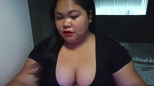 prettycarla  online show from June 4, 2026, 12:48 am