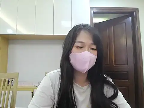 Kylie 999 online show from March 17, 2026, 4:04 am