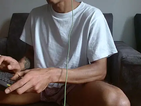 sornero777111 online show from April 11, 2026, 1:04 pm