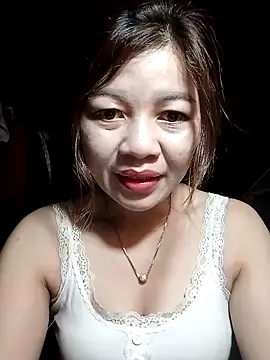 Snapshot of Yiyi102300 chatting on April 6, 2026, 10:33 pm Yiyi102300 online show from April 6, 2026, 10:33 pm