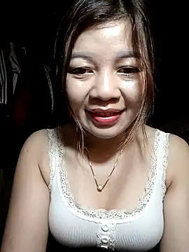 Snapshot of Yiyi102300 chatting on April 3, 2026, 11:55 pm Yiyi102300 online show from April 3, 2026, 11:55 pm
