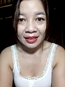 Snapshot of Yiyi102300 chatting on April 27, 2026, 11:47 pm Yiyi102300 online show from April 27, 2026, 11:47 pm