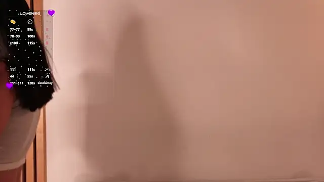 EmmaLopez11 online show from April 24, 2026, 12:18 pm