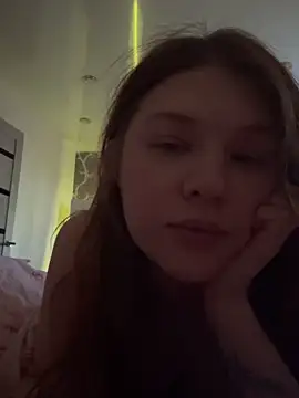 GoldenSunBunny online show from June 18, 2026, 2:32 am