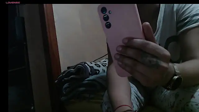 Snapshot of alex_niki chatting on March 28, 2026, 6:20 pm alex niki online show from March 28, 2026, 6:20 pm