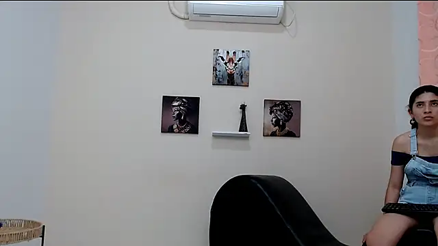 katywild20 online show from April 18, 2026, 6:43 pm