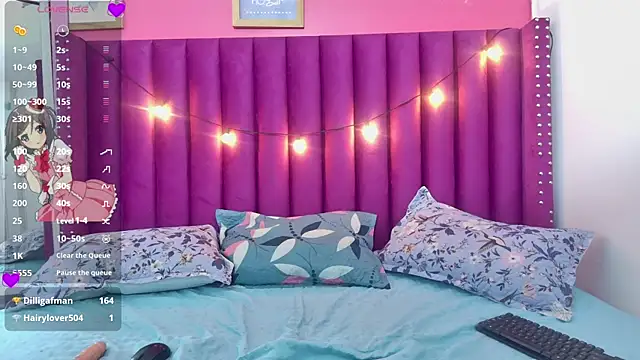 lindaa022 online show from April 23, 2026, 2:40 am