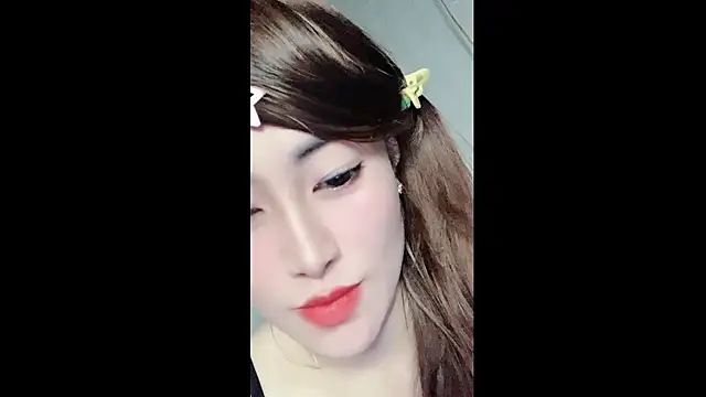 Snapshot of Mi-Cherry chatting on March 17, 2026, 5:10 am Mi-Cherry online show from March 17, 2026, 5:10 am