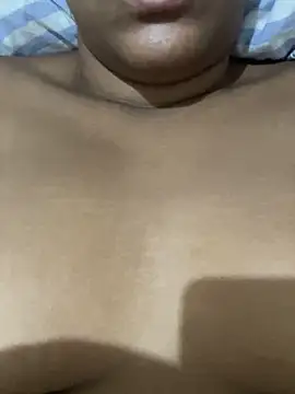 paulinha021 online show from March 26, 2026, 6:00 am