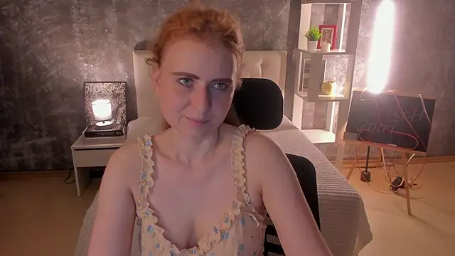 Snapshot of Shiny_Liss chatting on June 25, 2026, 1:47 am Shiny Liss online show from June 25, 2026, 1:47 am