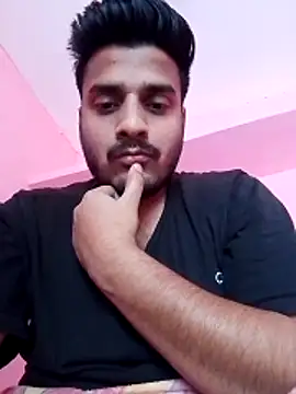 Decentlover67 online show from May 4, 2026, 8:17 am