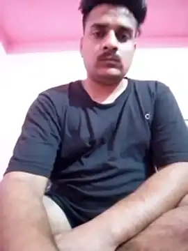 Decentlover67 online show from May 11, 2026, 3:40 pm