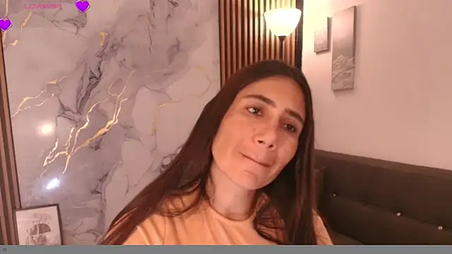 LucyBecker online show from April 18, 2026, 8:20 pm