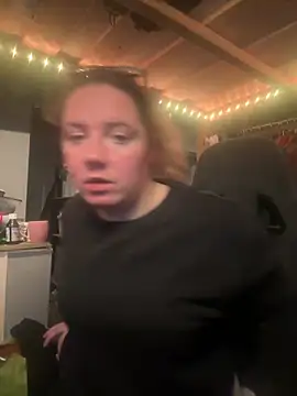 Snapshot of curvyneon chatting on March 23, 2026, 7:03 pm curvyneon online show from March 23, 2026, 7:03 pm