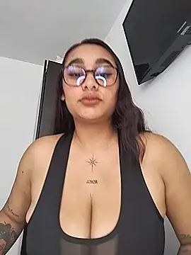 Snapshot of Mia_skyy18 chatting on July 15, 2026, 4:58 pm Mia skyy18 online show from July 15, 2026, 4:58 pm