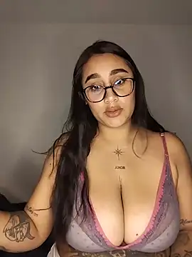 Snapshot of Mia_skyy18 chatting on July 25, 2026, 5:15 am Mia skyy18 online show from July 25, 2026, 5:15 am