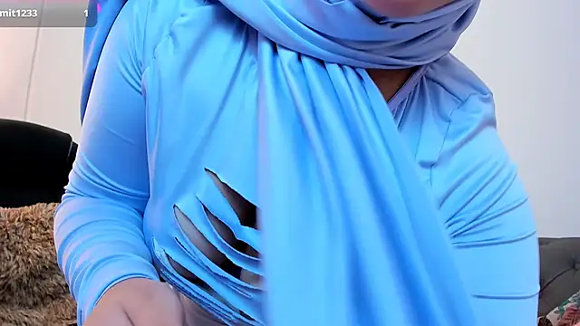 Snapshot of adahara__cute chatting on April 3, 2026, 3:02 am adahara cute online show from April 3, 2026, 3:02 am