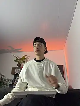 SebastianReed  online show from May 12, 2026, 10:38 pm
