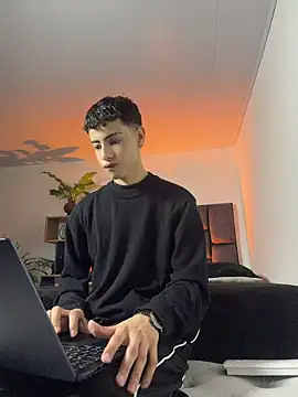 SebastianReed  online show from May 21, 2026, 2:42 am
