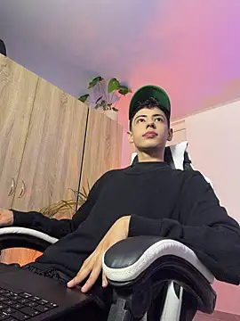 SebastianReed  online show from June 21, 2026, 4:18 am