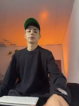 SebastianReed  online show from May 29, 2026, 4:51 am