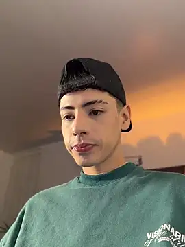 SebastianReed  online show from April 4, 2026, 4:41 am