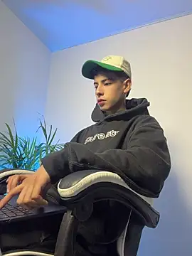 SebastianReed  online show from June 20, 2026, 3:55 am