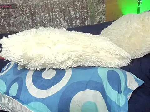 Enzoo98  online show from March 24, 2026, 4:56 am