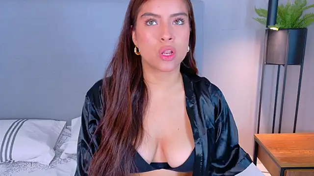 HelenaFoumier online show from May 28, 2026, 10:48 pm
