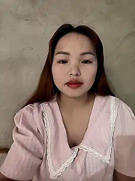 Snapshot of Mina_xYx chatting on May 11, 2026, 12:56 am Mina xYx online show from May 11, 2026, 12:56 am