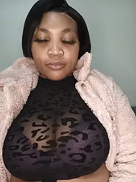Snapshot of BeverlyQueen15 chatting on May 29, 2026, 2:06 am BeverlyQueen15 online show from May 29, 2026, 2:06 am