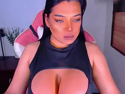 Snapshot of Zandralopez chatting on May 16, 2026, 5:45 pm Zandralopez online show from May 16, 2026, 5:45 pm