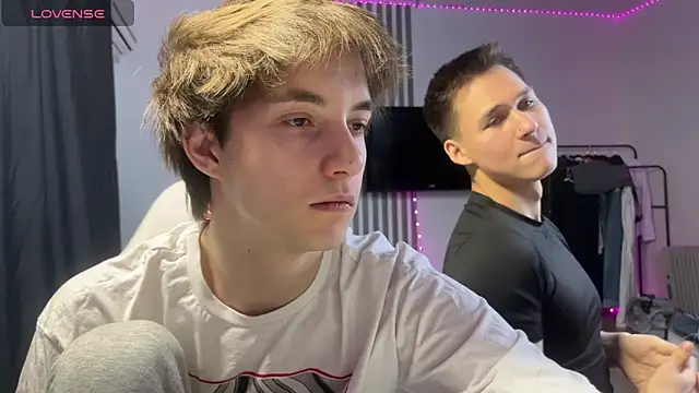 Snapshot of Hunks_bromance chatting on March 22, 2026, 6:31 pm Hunks bromance online show from March 22, 2026, 6:31 pm