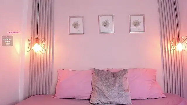 Sallyrosee  online show from July 22, 2026, 1:24 pm