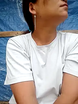 maymay121 online show from April 21, 2026, 11:11 pm