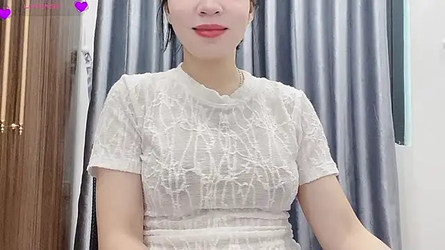 Snapshot of Ryo-Jisoo chatting on June 12, 2026, 1:36 am Ryo-Jisoo online show from June 12, 2026, 1:36 am