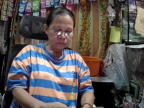 mommylicious 23 online show from April 20, 2026, 11:35 am