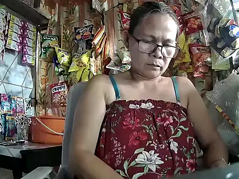 Snapshot of mommylicious_23 chatting on June 2, 2026, 7:19 am mommylicious 23 online show from June 2, 2026, 7:19 am