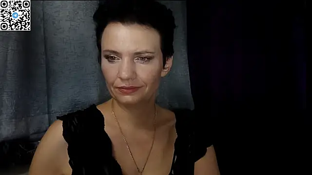 Snapshot of HotMamaQueen234 chatting on June 25, 2026, 12:08 am HotMamaQueen234 online show from June 25, 2026, 12:08 am