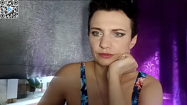 HotMamaQueen234 online show from May 8, 2026, 1:26 pm