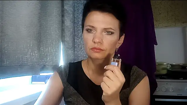 Snapshot of HotMamaQueen234 chatting on July 27, 2026, 11:50 am HotMamaQueen234 online show from July 27, 2026, 11:50 am